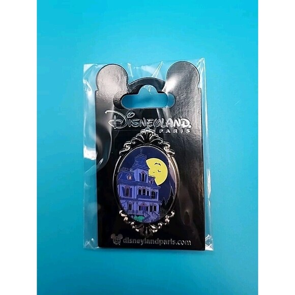 Disney Pin DLP Disneyland Paris Phantom Manor Haunted Mansion Moon Glow Pin - Picture 1 of 3